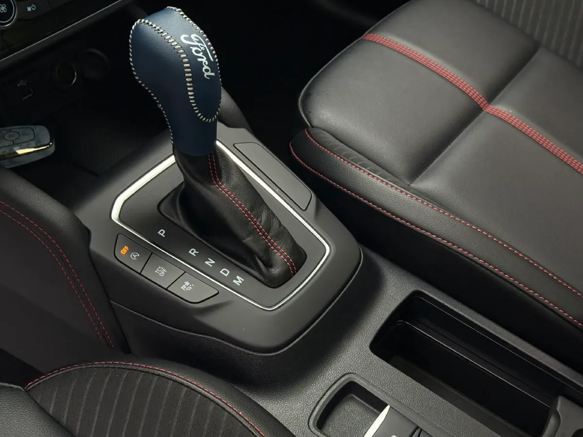 2022 Ford Focus 1.5T 177HP L4 6AT,autocango,china used car exporter,china ev exporter,chinese used car exporter,chinese used ev exporter