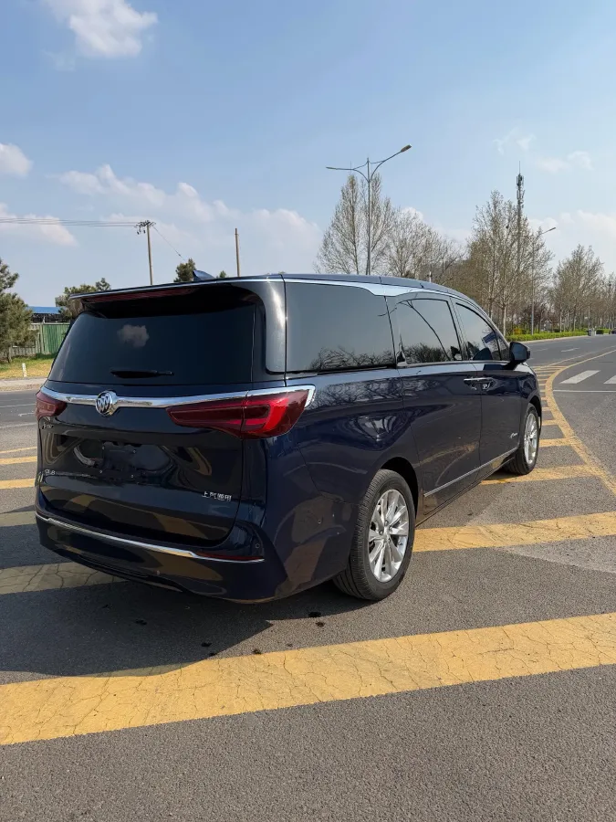 2022 Buick GL8 2.0T 237HP L4 9AT,autocango,china used car exporter,china ev exporter,chinese used car exporter,chinese used ev exporter