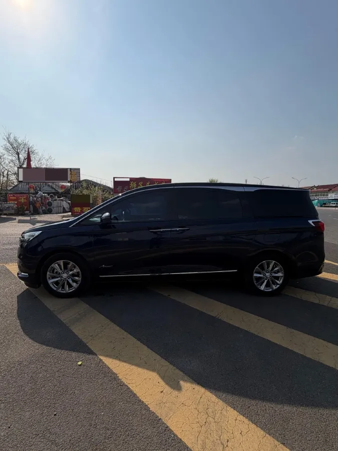 2022 Buick GL8 2.0T 237HP L4 9AT,autocango,china used car exporter,china ev exporter,chinese used car exporter,chinese used ev exporter