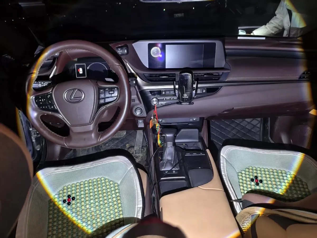 2020 Lexus ES 2.0L 173HP L4 CVT,autocango,china used car exporter,china ev exporter,chinese used car exporter,chinese used ev exporter