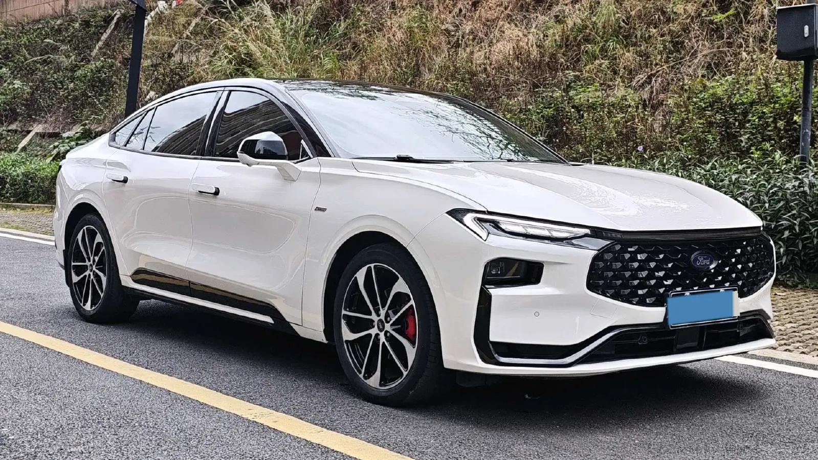 2022 Ford Mondeo 2.0T 238HP L4 8AT,autocango,china used car exporter,china ev exporter,chinese used car exporter,chinese used ev exporter