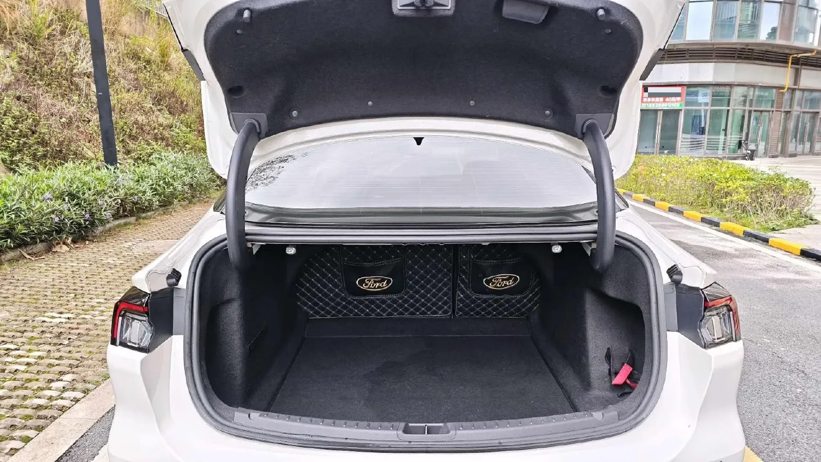 2022 Ford Mondeo 2.0T 238HP L4 8AT,autocango,china used car exporter,china ev exporter,chinese used car exporter,chinese used ev exporter