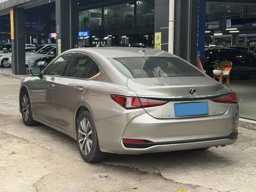 2018 Lexus ES 2.0L 167HP L4 6AT,autocango,china used car exporter,china ev exporter,chinese used car exporter,chinese used ev exporter