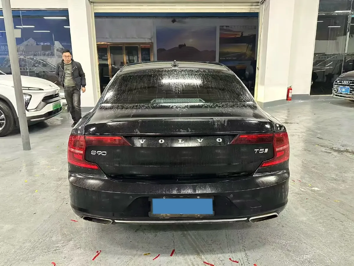 2019 Infiniti Q70 2.0T 211HP L4 7AT,autocango,china used car exporter,china ev exporter,chinese used car exporter,chinese used ev exporter