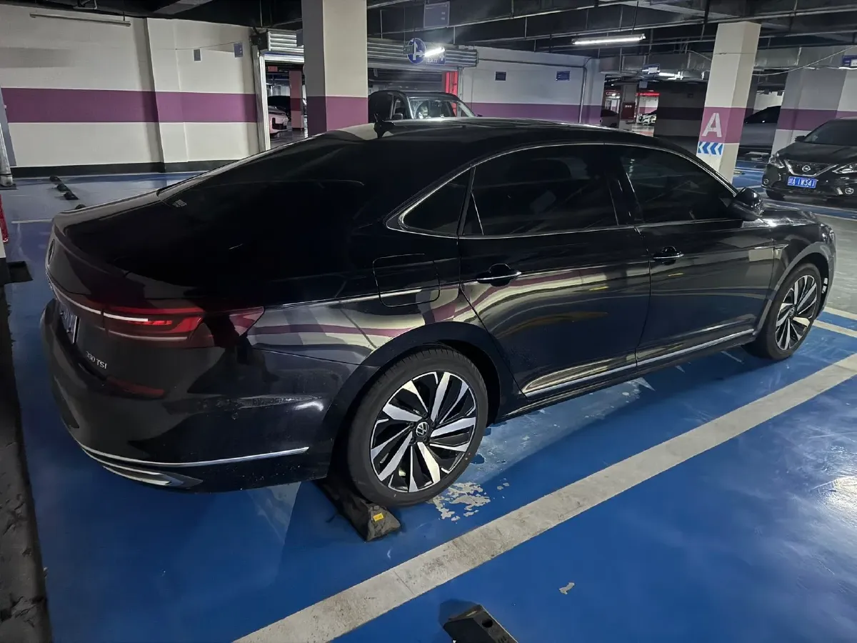2024 Volkswagen Passat 2.0T 220HP L4 7DCT,autocango,china used car exporter,china ev exporter,chinese used car exporter,chinese used ev exporter