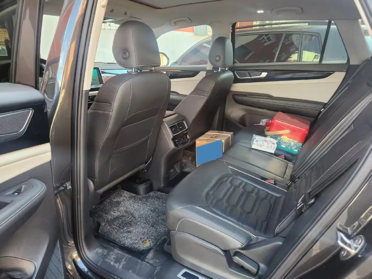 2021 Volkswagen Teramont 2.0T 220HP L4 7DCT,autocango,china used car exporter,china ev exporter,chinese used car exporter,chinese used ev exporter