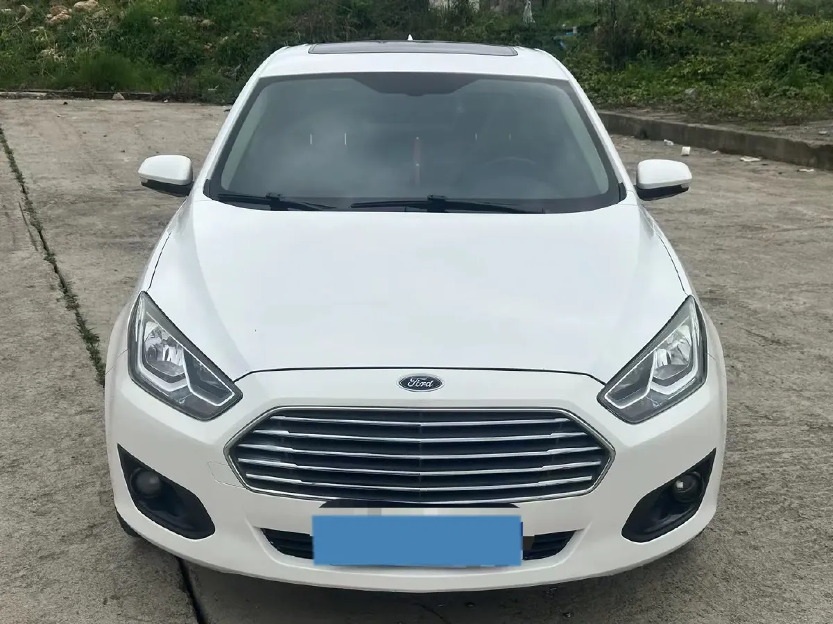 2017 Ford Escort 1.5L 113HP L4 6AT,autocango,china used car exporter,china ev exporter,chinese used car exporter,chinese used ev exporter