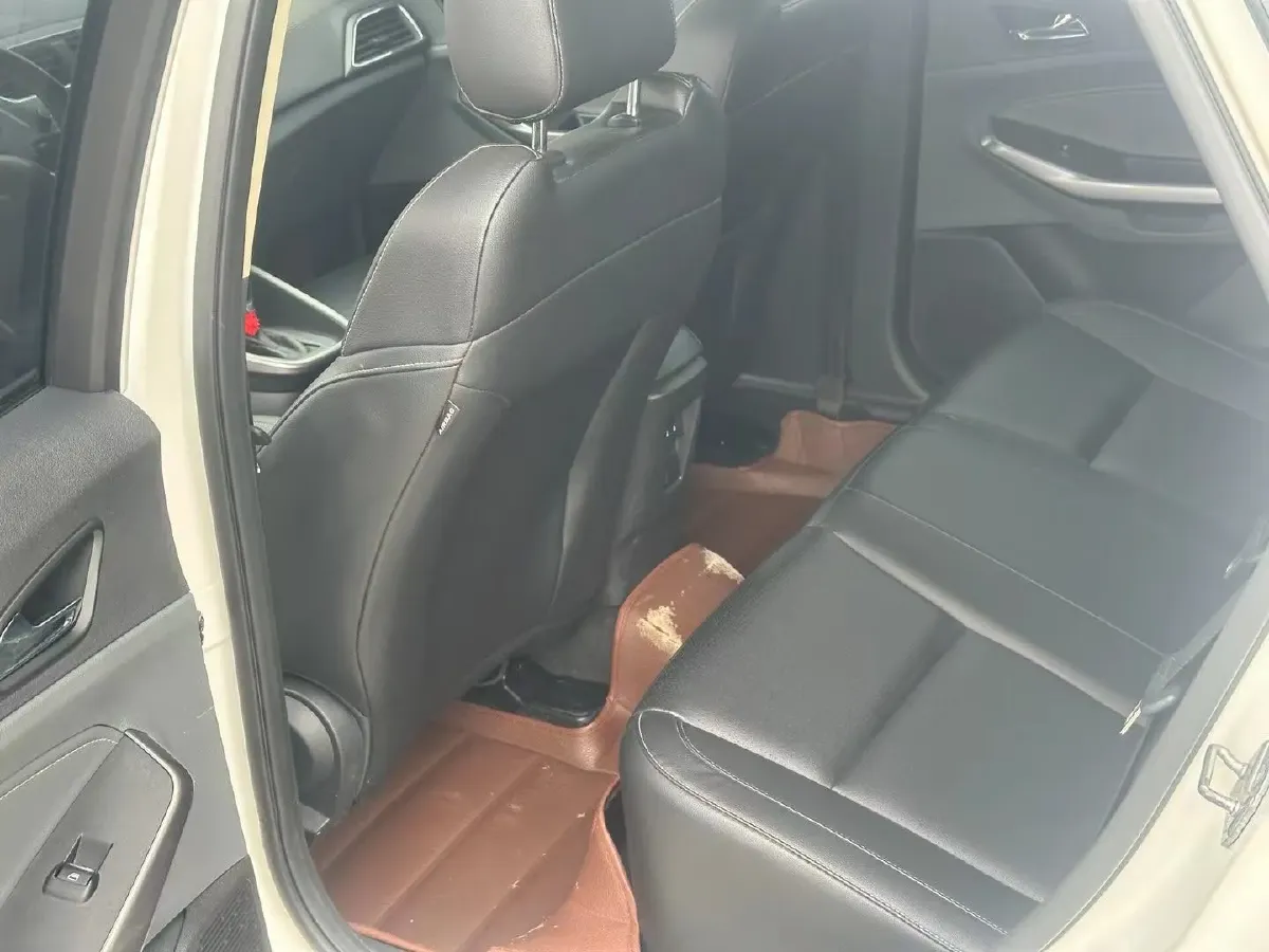 2017 Ford Escort 1.5L 113HP L4 6AT,autocango,china used car exporter,china ev exporter,chinese used car exporter,chinese used ev exporter