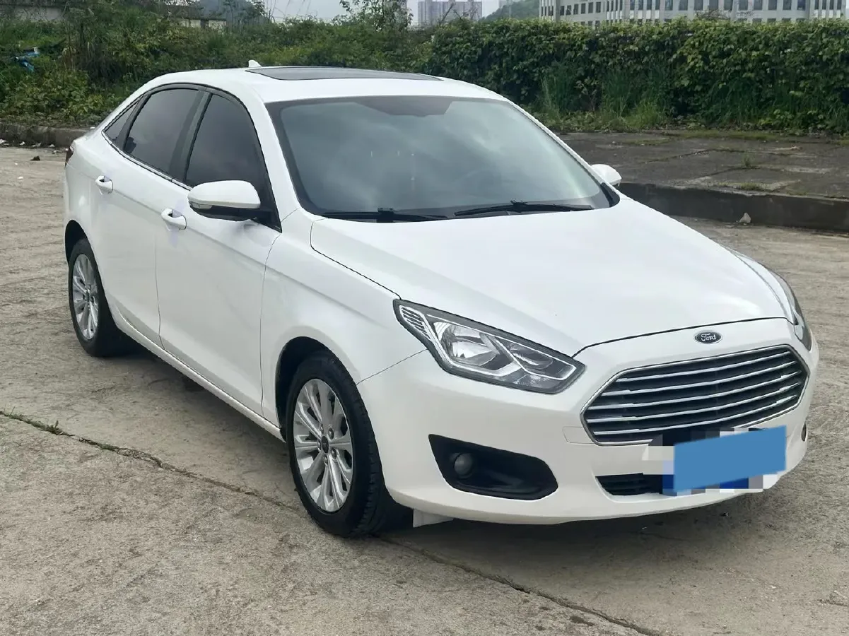 2017 Ford Escort 1.5L 113HP L4 6AT,autocango,china used car exporter,china ev exporter,chinese used car exporter,chinese used ev exporter