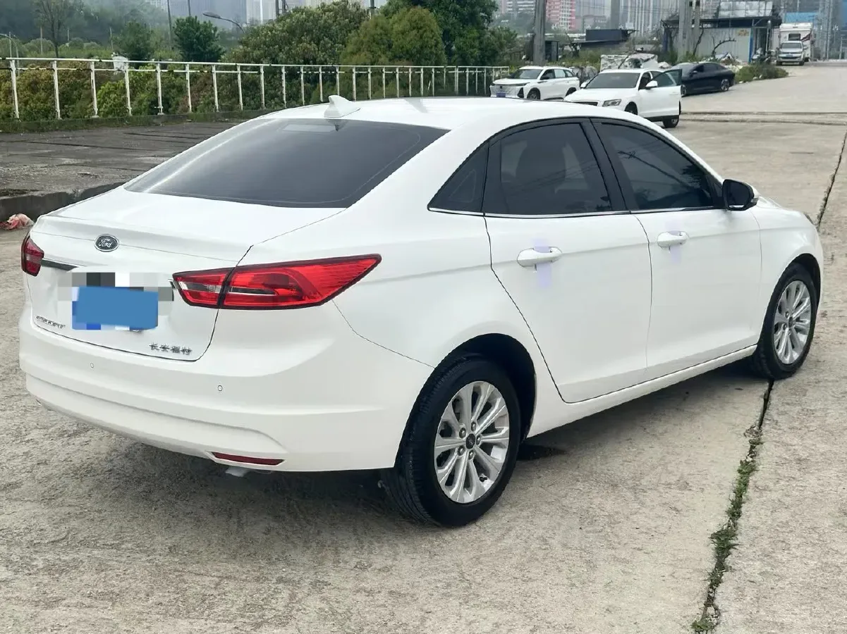 2017 Ford Escort 1.5L 113HP L4 6AT,autocango,china used car exporter,china ev exporter,chinese used car exporter,chinese used ev exporter