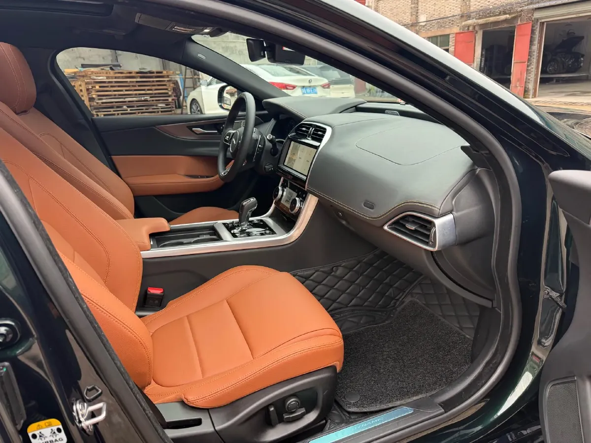 2025 Jaguar XEL 2.0T 250HP L4 8AT,autocango,china used car exporter,china ev exporter,chinese used car exporter,chinese used ev exporter