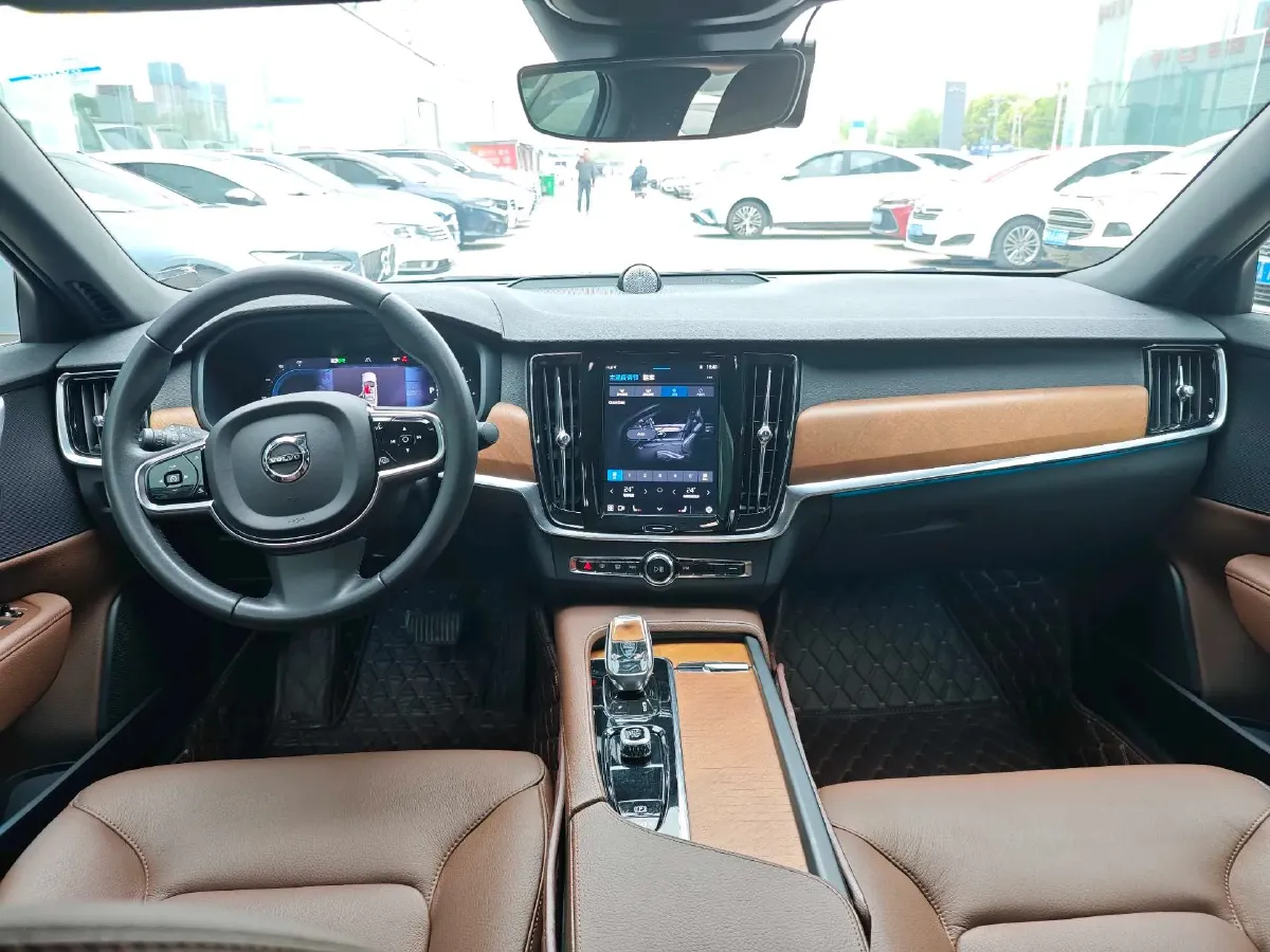 2022 Volvo S90 2.0T 250HP L4 8AT,autocango,china used car exporter,china ev exporter,chinese used car exporter,chinese used ev exporter