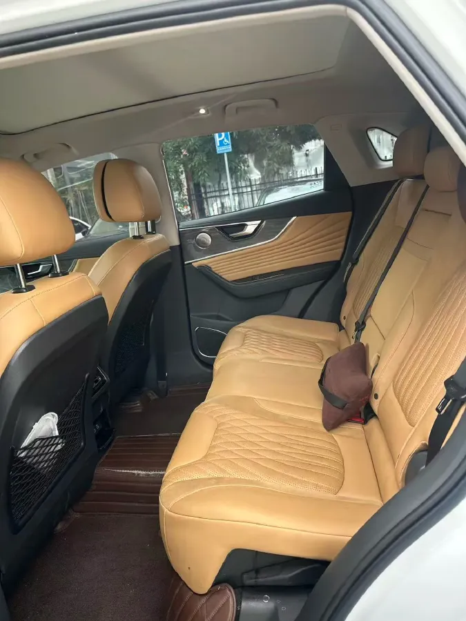 2023 HongQi HS5 2.0T 252HP L4 8AT,autocango,china used car exporter,china ev exporter,chinese used car exporter,chinese used ev exporter