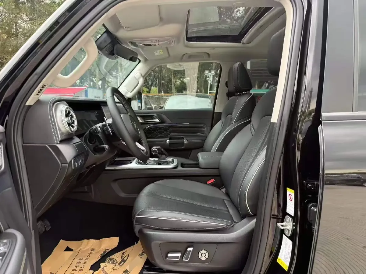 2021 Tank 300 2.0T 227HP L4 8AT,autocango,china used car exporter,china ev exporter,chinese used car exporter,chinese used ev exporter