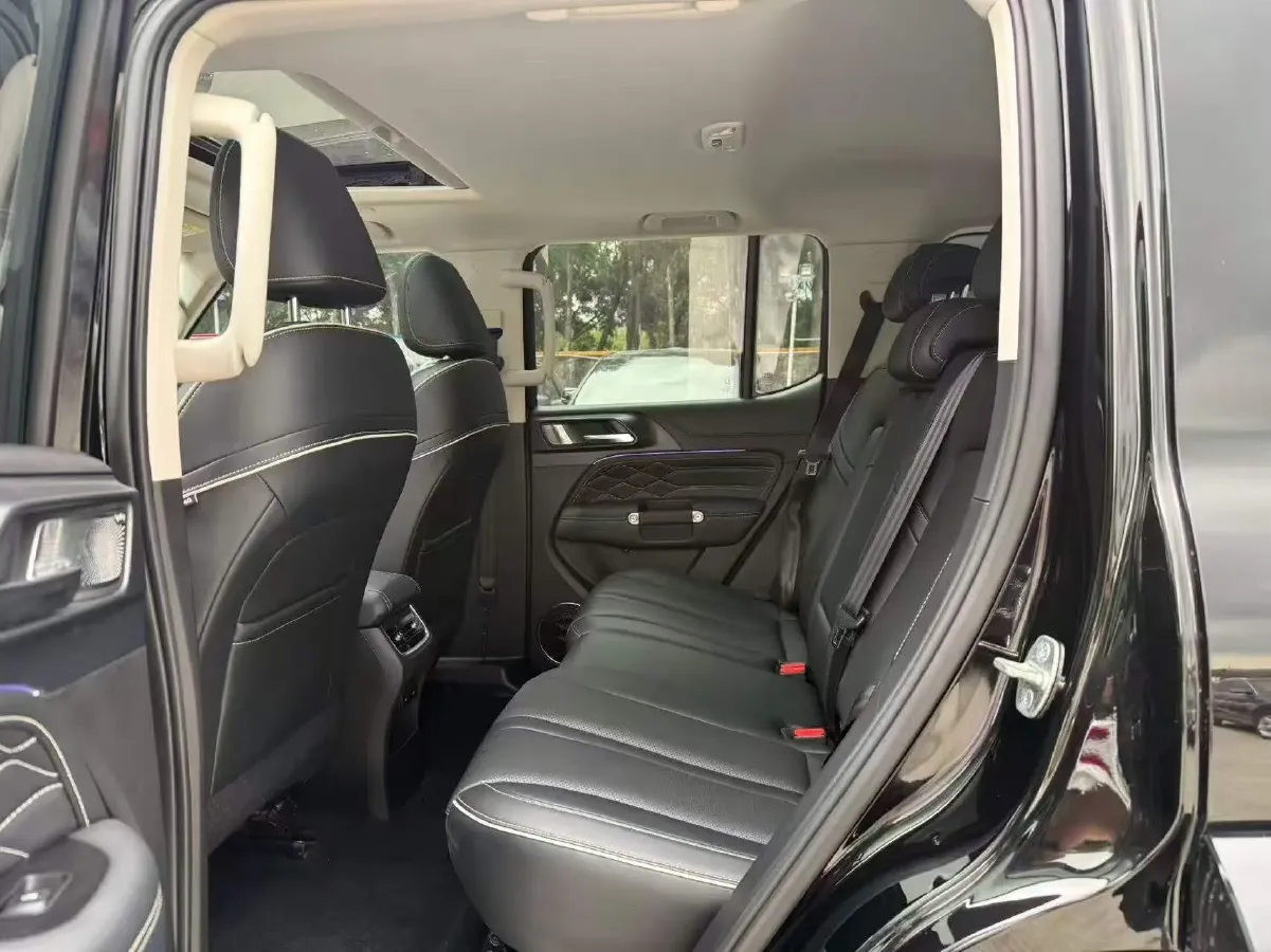 2021 Tank 300 2.0T 227HP L4 8AT,autocango,china used car exporter,china ev exporter,chinese used car exporter,chinese used ev exporter