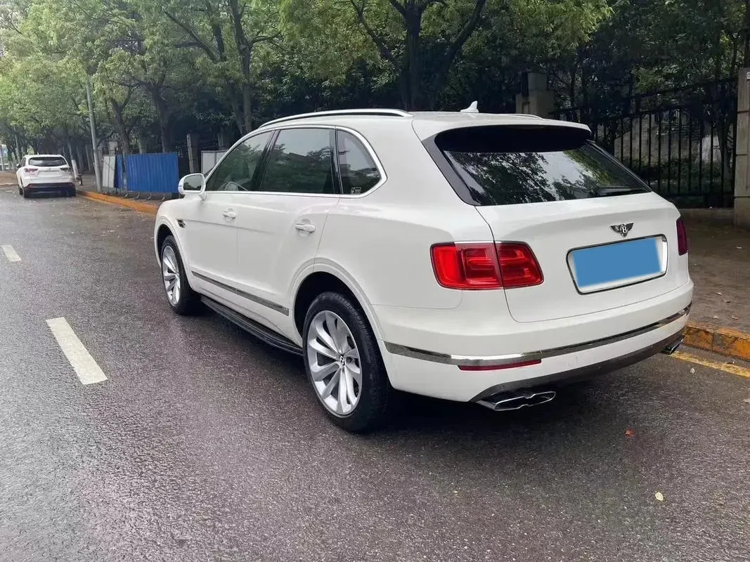 2017 Bentley Bentayga 6.0T 608HP W12 8AT,autocango,china used car exporter,china ev exporter,chinese used car exporter,chinese used ev exporter