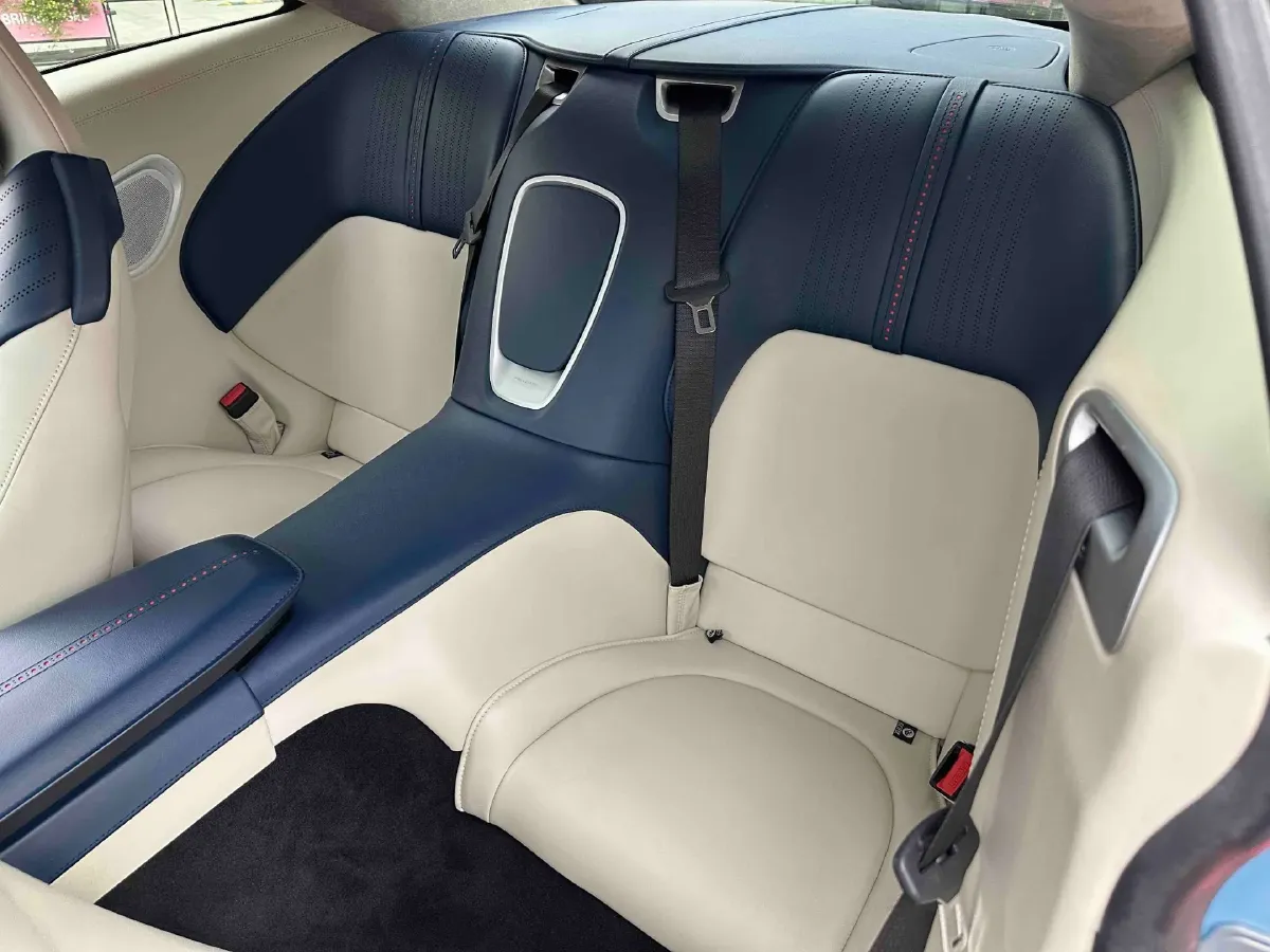 2019 Aston Martin DB11 4.0T 510HP V8 8AT,autocango,china used car exporter,china ev exporter,chinese used car exporter,chinese used ev exporter