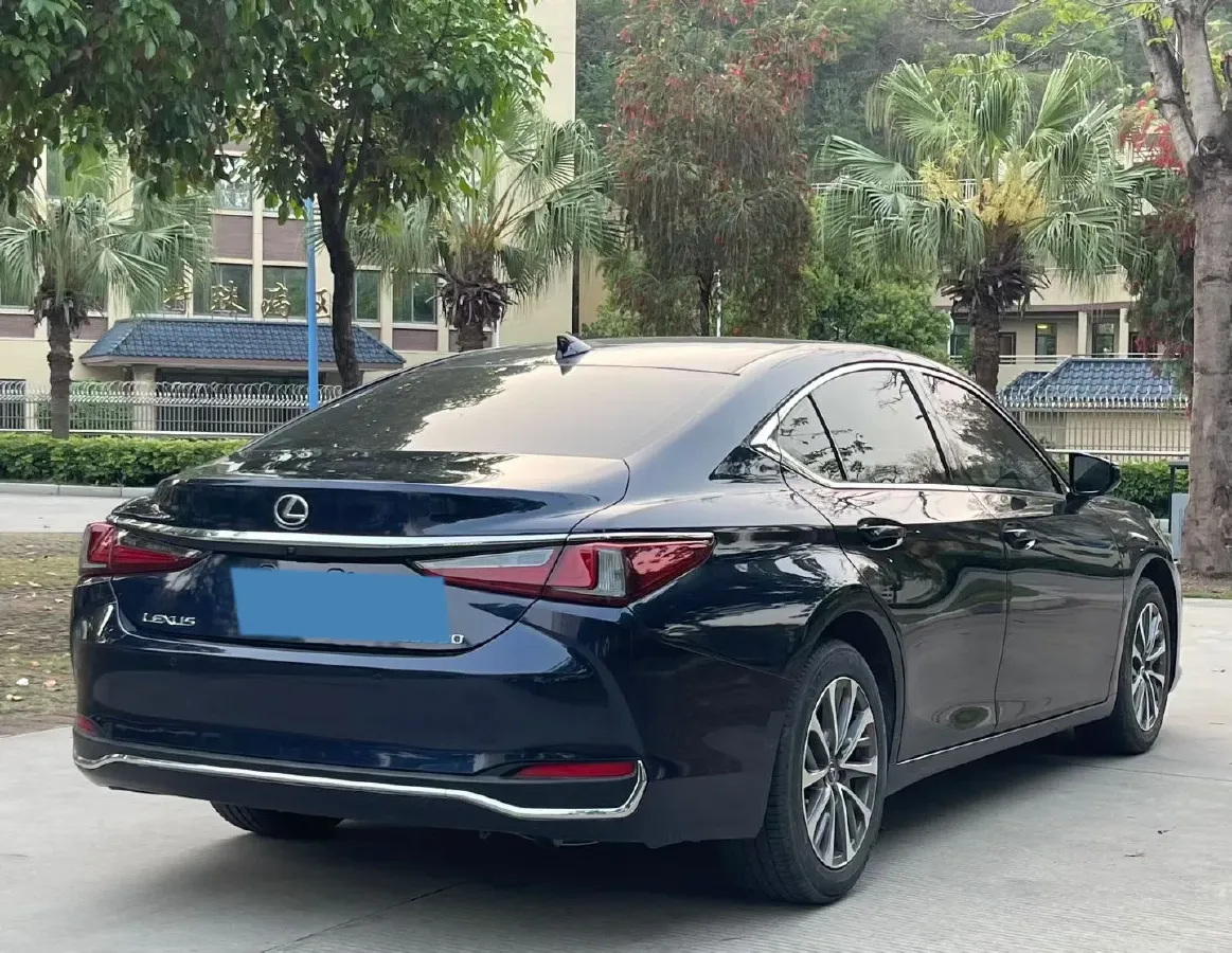 2018 Lexus ES 2.5L 207HP L4 8AT,autocango,china used car exporter,china ev exporter,chinese used car exporter,chinese used ev exporter