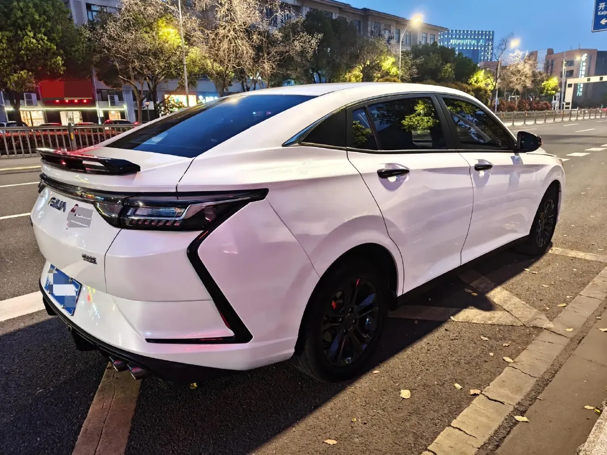 2023 DongFeng Aeolus YiXuan 1.5L 125HP L4 6DCT,autocango,china used car exporter,china ev exporter,chinese used car exporter,chinese used ev exporter