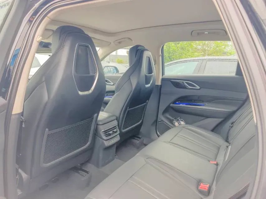 2024 HongQi HS3 1.5T 169HP L4 1DHT PHEV 18.4KWH,autocango,china used car exporter,china ev exporter,chinese used car exporter,chinese used ev exporter