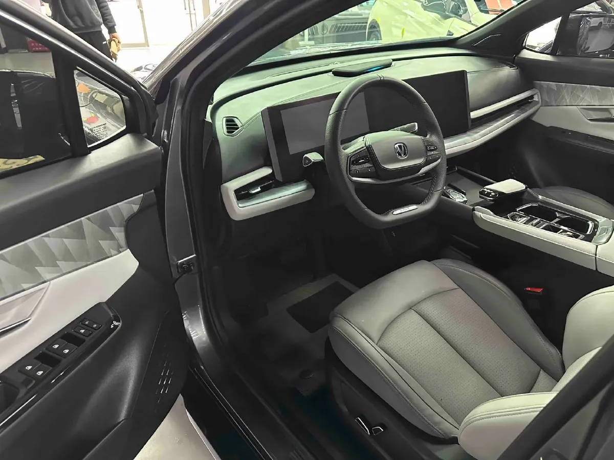 2023 ChangAn UNI-T 1.5T 188HP L4 7DCT,autocango,china used car exporter,china ev exporter,chinese used car exporter,chinese used ev exporter