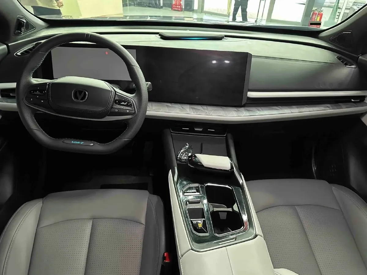 2023 ChangAn UNI-T 1.5T 188HP L4 7DCT,autocango,china used car exporter,china ev exporter,chinese used car exporter,chinese used ev exporter