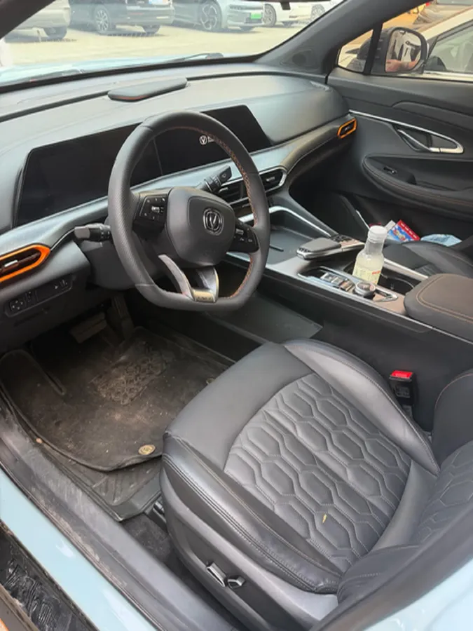 2022 ChangAn UNI-T 1.5T 188HP L4 7DCT,autocango,china used car exporter,china ev exporter,chinese used car exporter,chinese used ev exporter