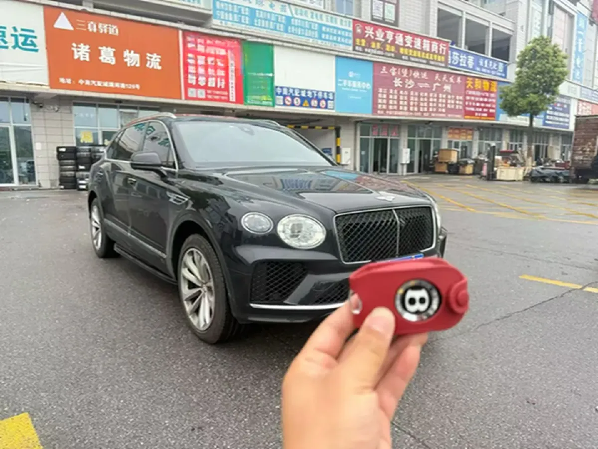 2024 Bentley Bentayga 4.0T 550HP V8 8AT,autocango,china used car exporter,china ev exporter,chinese used car exporter,chinese used ev exporter