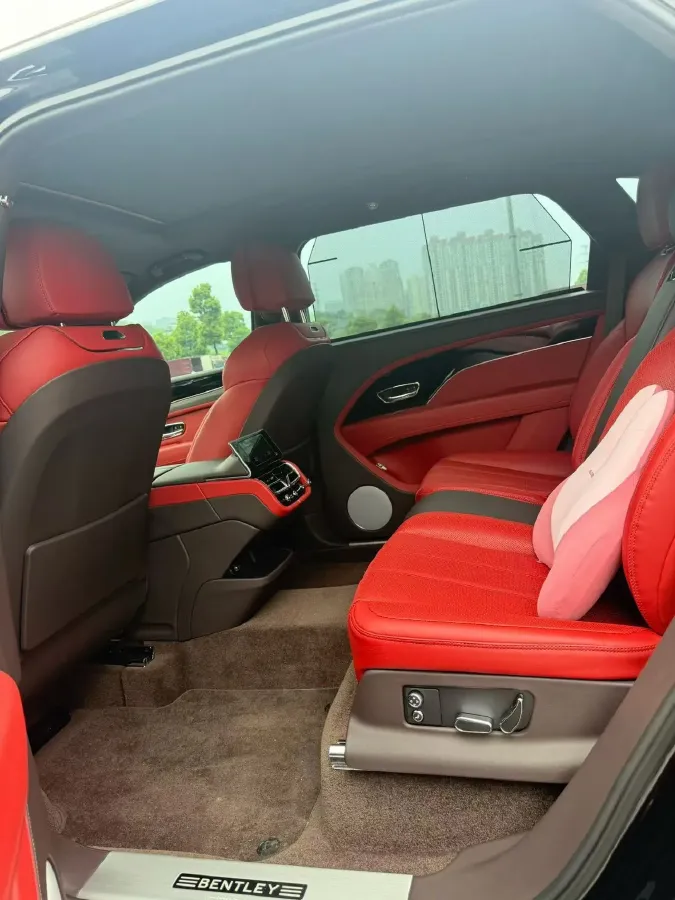 2024 Bentley Bentayga 4.0T 550HP V8 8AT,autocango,china used car exporter,china ev exporter,chinese used car exporter,chinese used ev exporter