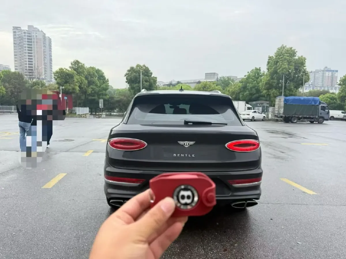 2024 Bentley Bentayga 4.0T 550HP V8 8AT,autocango,china used car exporter,china ev exporter,chinese used car exporter,chinese used ev exporter