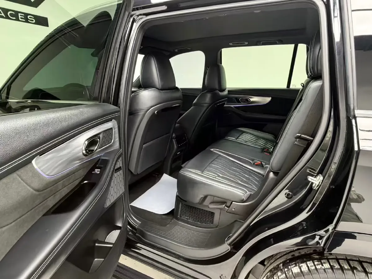 2022 GAC Trumpchi GS8 2.0T 252HP L4 8AT,autocango,china used car exporter,china ev exporter,chinese used car exporter,chinese used ev exporter