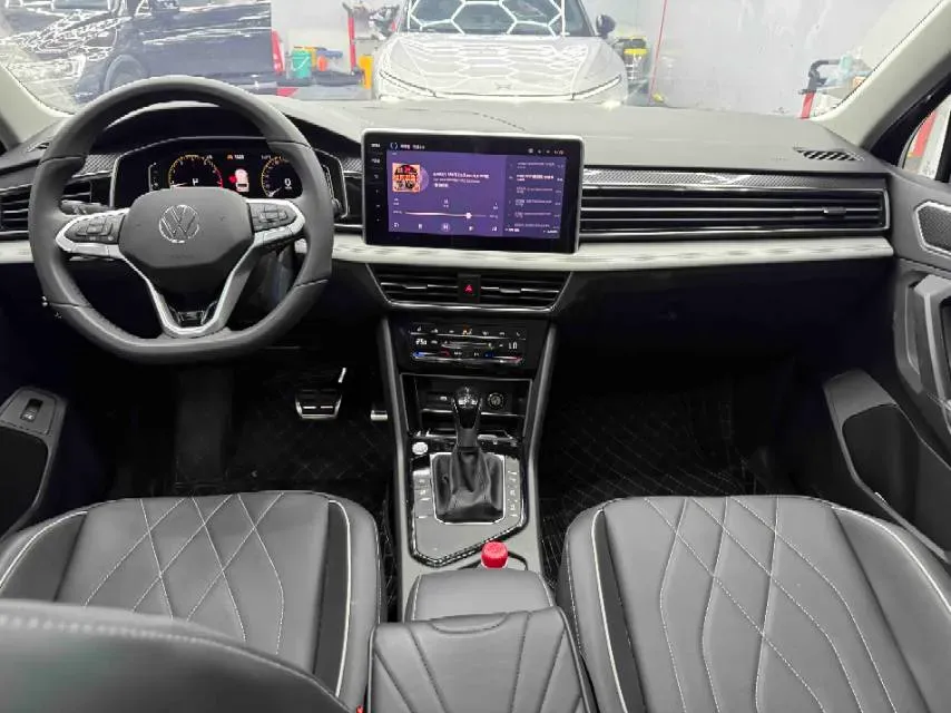 2025 Volkswagen Tiguan L 2.0T 186HP L4 7DCT,autocango,china used car exporter,china ev exporter,chinese used car exporter,chinese used ev exporter