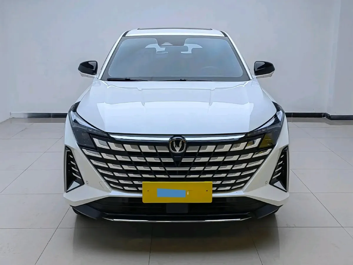 2024 ChangAn UNI-Z 1.5L 98HP L4 E-CVT PHEV 18.4KWH,autocango,china used car exporter,china ev exporter,chinese used car exporter,chinese used ev exporter