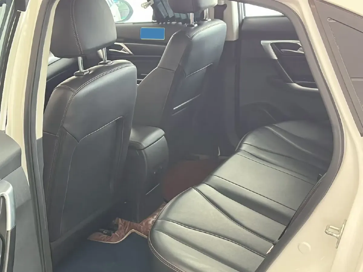 2022 Bestune B70 2.0T 224HP L4 6AT,autocango,china used car exporter,china ev exporter,chinese used car exporter,chinese used ev exporter