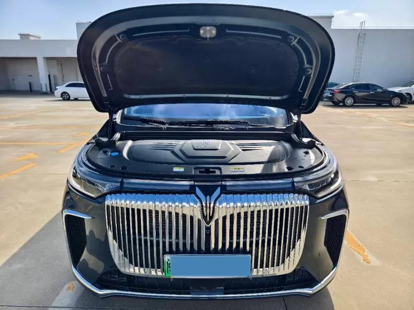 2025 Voyah Dream 1.5T 150HP L4 PHEV 41.7KWH,autocango,china used car exporter,china ev exporter,chinese used car exporter,chinese used ev exporter