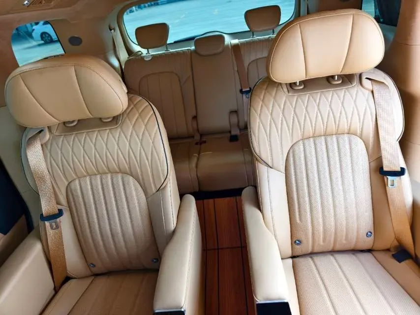 2025 Voyah Dream 1.5T 150HP L4 PHEV 41.7KWH,autocango,china used car exporter,china ev exporter,chinese used car exporter,chinese used ev exporter