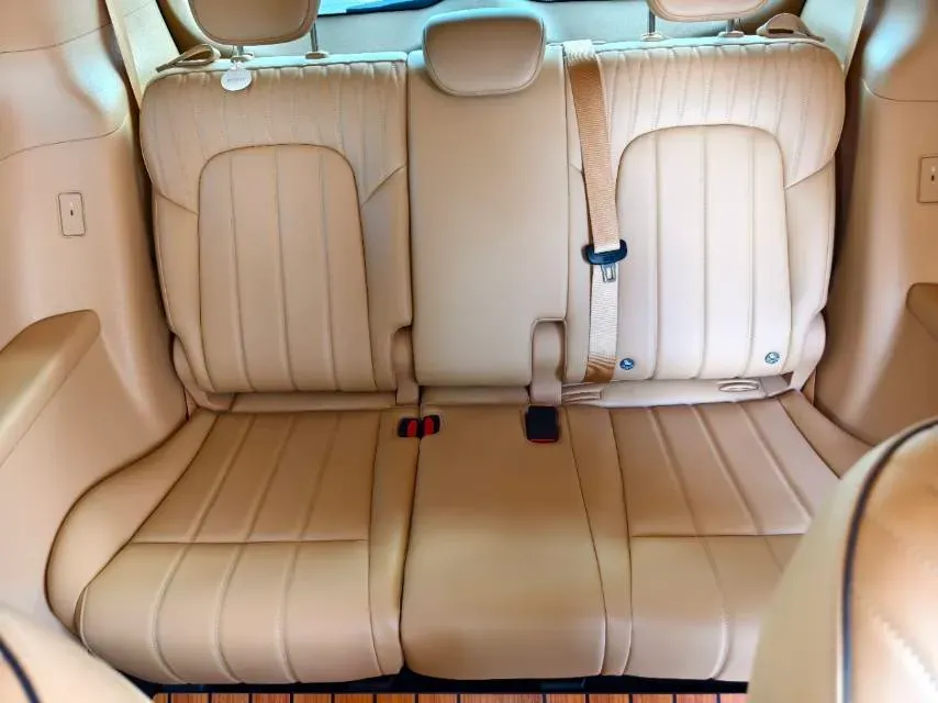 2025 Voyah Dream 1.5T 150HP L4 PHEV 41.7KWH,autocango,china used car exporter,china ev exporter,chinese used car exporter,chinese used ev exporter