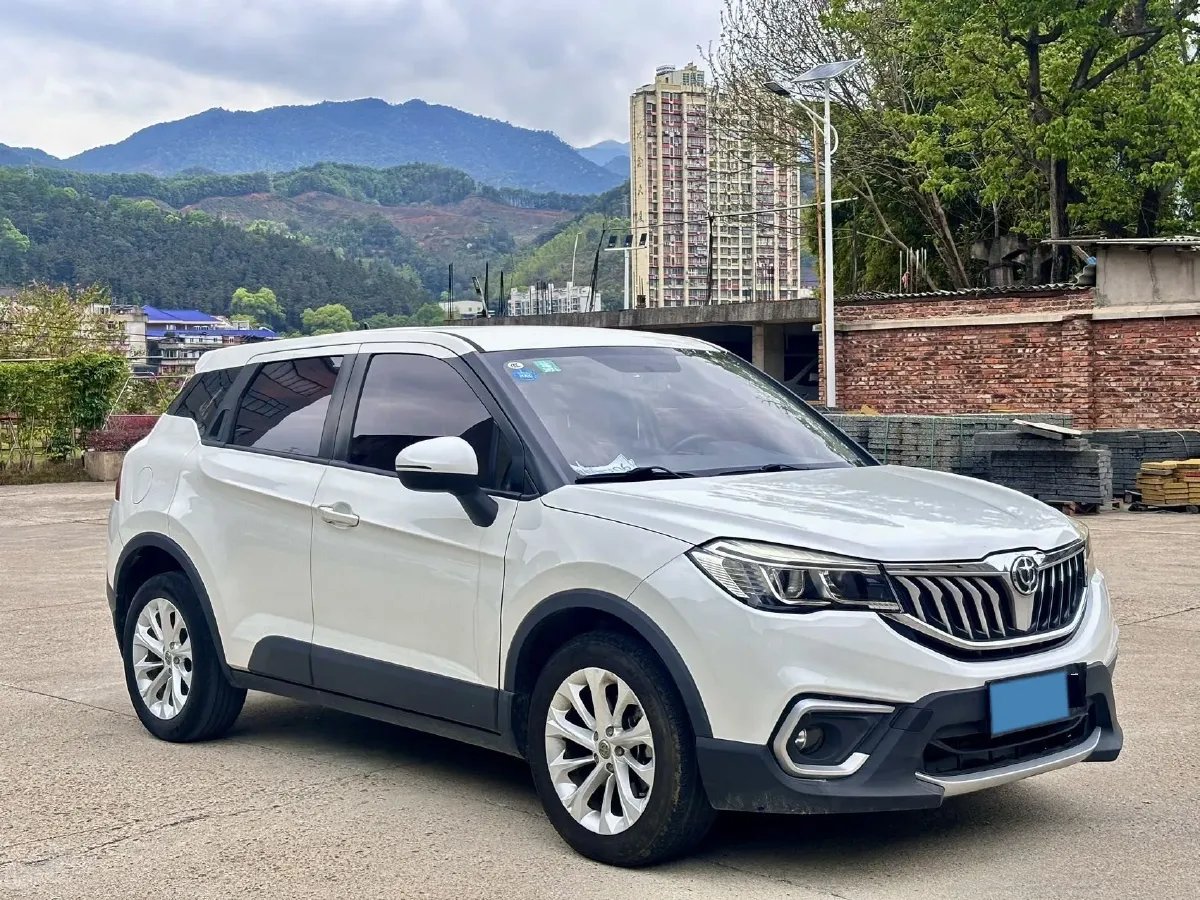 2019 Brilliance Auto V7 1.6T 204HP L4 7DCT,autocango,china used car exporter,china ev exporter,chinese used car exporter,chinese used ev exporter