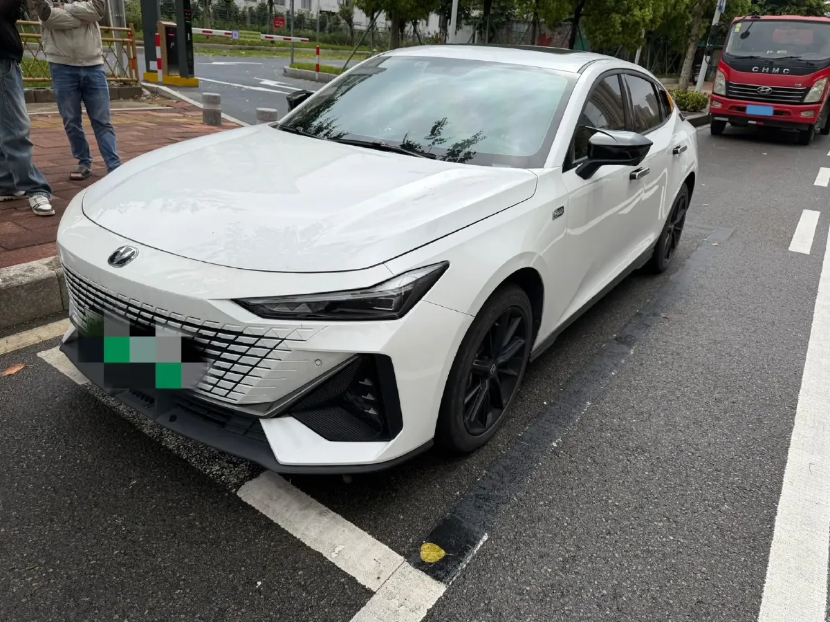 2023 ChangAn UNI-V iDD 1.5T 170HP L4 6TCT PHEV 18.4KWH,autocango,china used car exporter,china ev exporter,chinese used car exporter,chinese used ev exporter