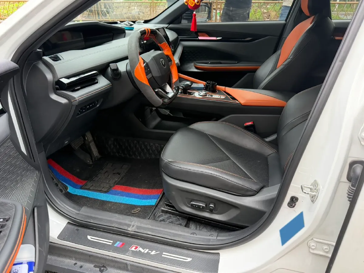 2023 ChangAn UNI-V iDD 1.5T 170HP L4 6TCT PHEV 18.4KWH,autocango,china used car exporter,china ev exporter,chinese used car exporter,chinese used ev exporter