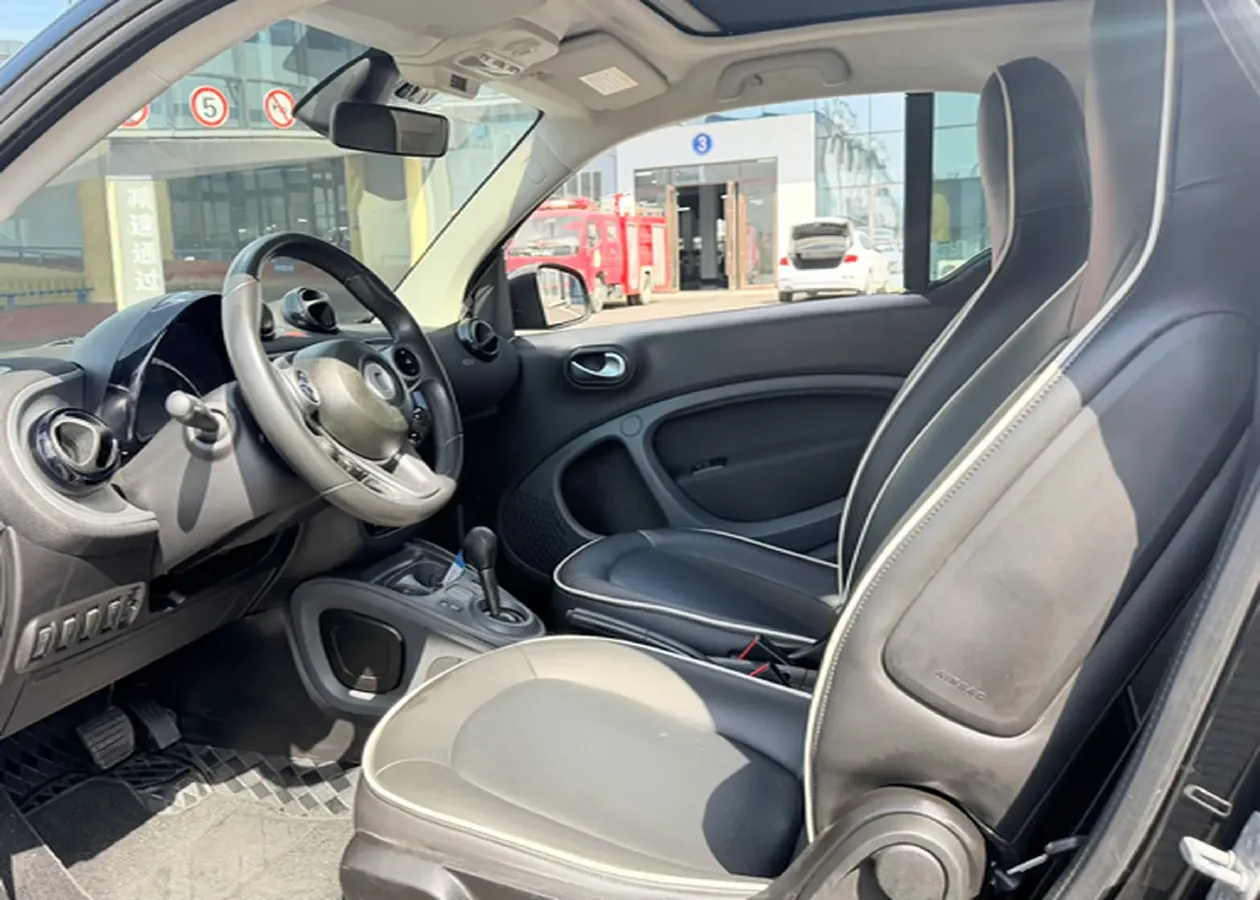 2016 Smart smart fortwo 1.0L 71HP L3 6DCT,autocango,china used car exporter,china ev exporter,chinese used car exporter,chinese used ev exporter