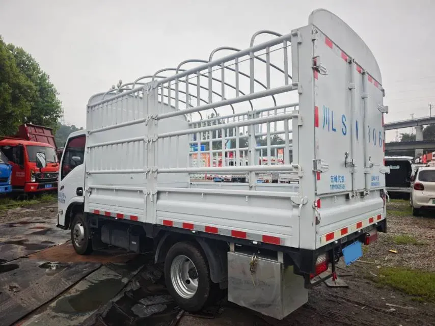 2022 DongFeng Fengon Fengon 500 1.5L 116HP L4 5MT,autocango,china used car exporter,china ev exporter,chinese used car exporter,chinese used ev exporter