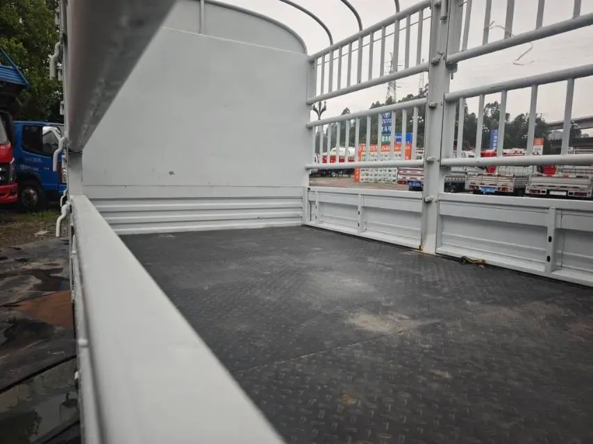 2022 DongFeng Fengon Fengon 500 1.5L 116HP L4 5MT,autocango,china used car exporter,china ev exporter,chinese used car exporter,chinese used ev exporter