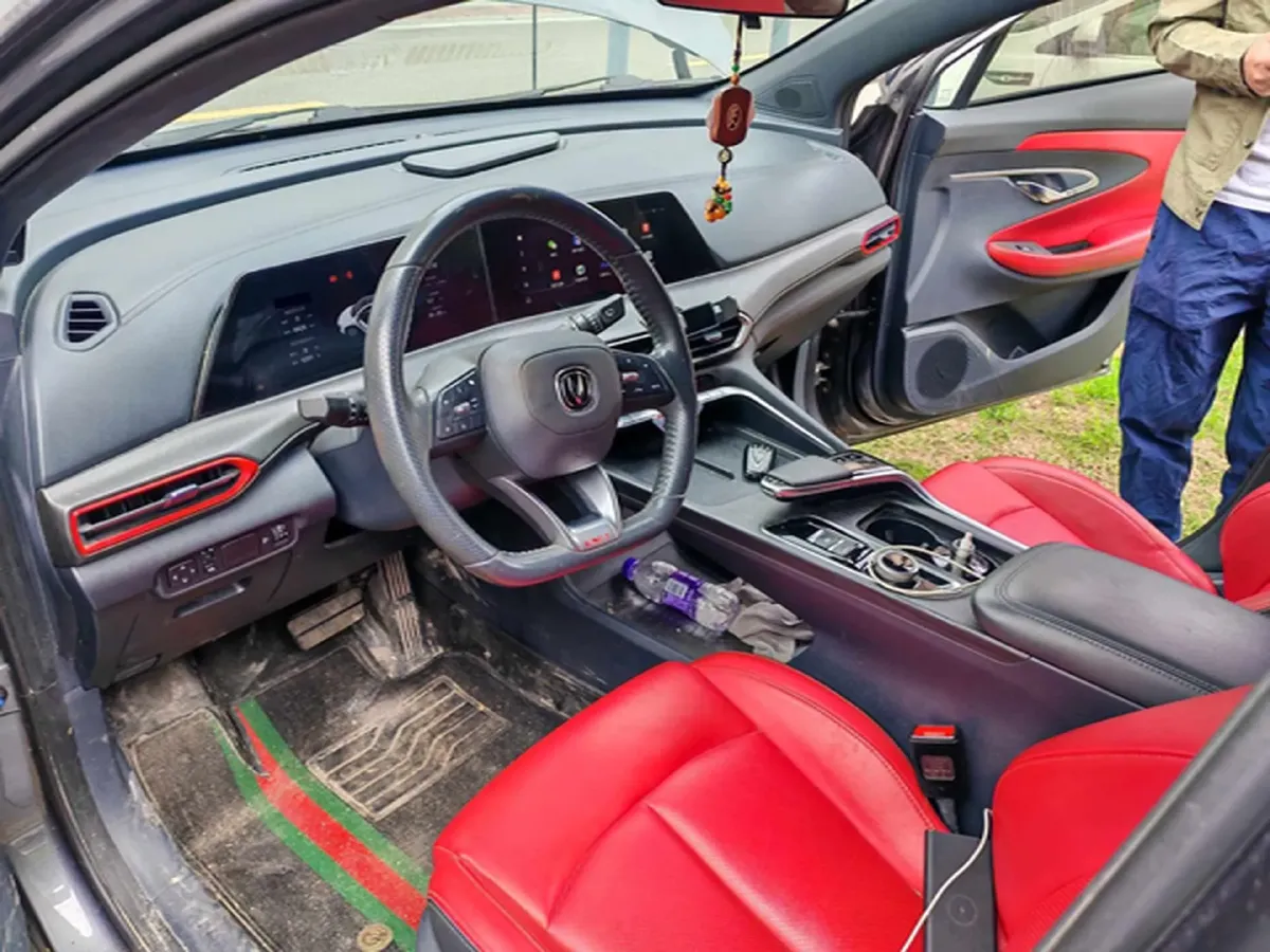 2021 ChangAn UNI-T 1.5T 180HP L4 7DCT,autocango,china used car exporter,china ev exporter,chinese used car exporter,chinese used ev exporter