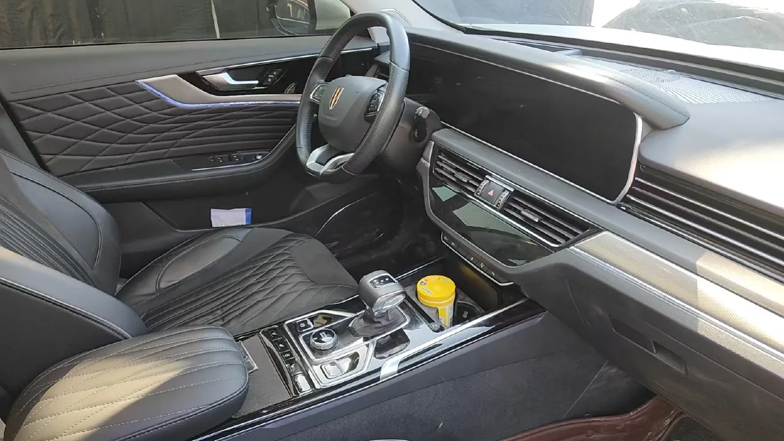 2019 HongQi HS5 2.0T 224HP L4 6AT,autocango,china used car exporter,china ev exporter,chinese used car exporter,chinese used ev exporter