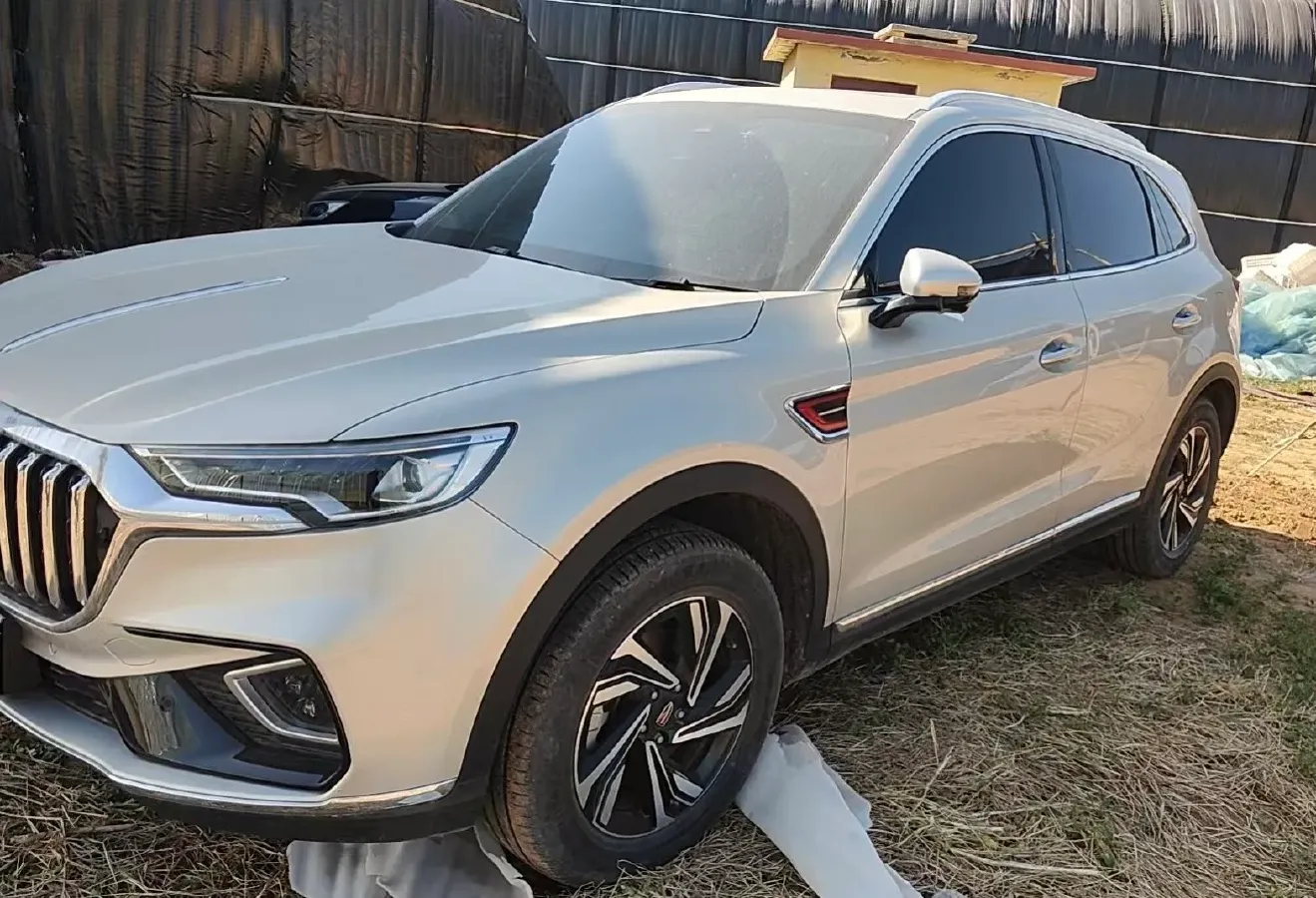2019 HongQi HS5 2.0T 224HP L4 6AT,autocango,china used car exporter,china ev exporter,chinese used car exporter,chinese used ev exporter