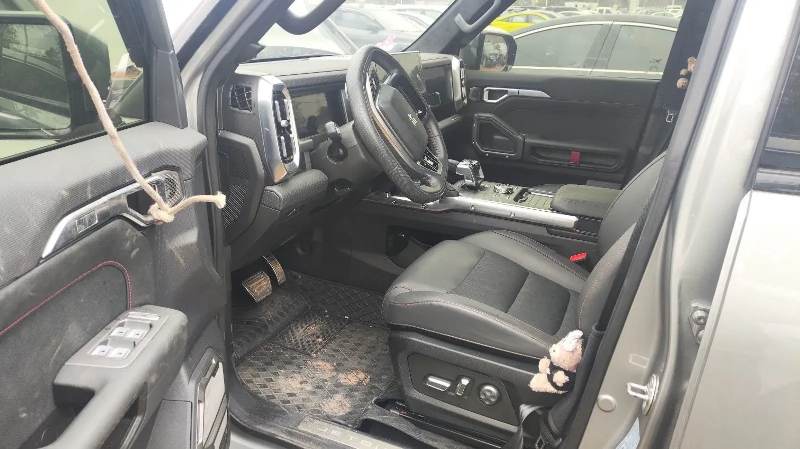 2023 Jetour Traveller 2.0T 254HP L4 7DCT,autocango,china used car exporter,china ev exporter,chinese used car exporter,chinese used ev exporter