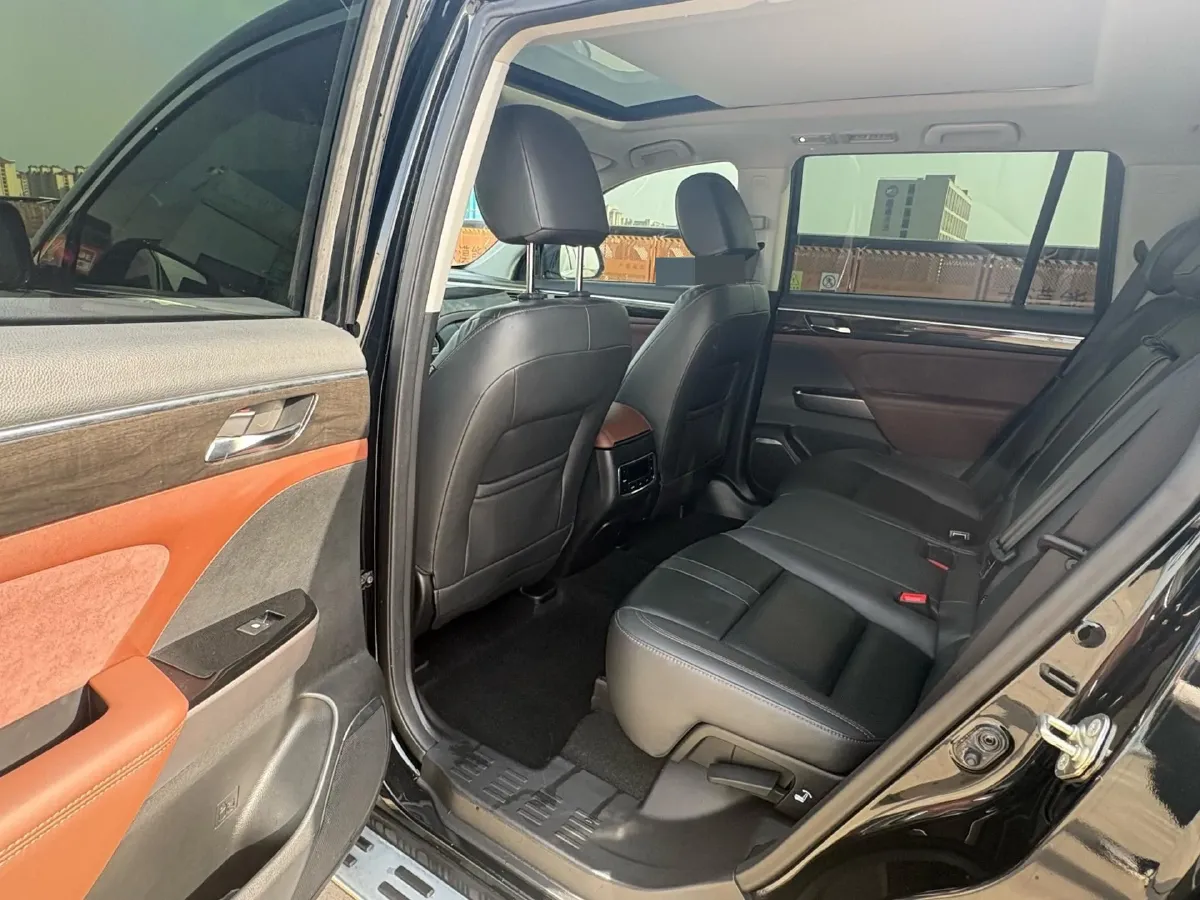 2017 GAC Trumpchi GS8 2.0T 201HP L4 6AT,autocango,china used car exporter,china ev exporter,chinese used car exporter,chinese used ev exporter