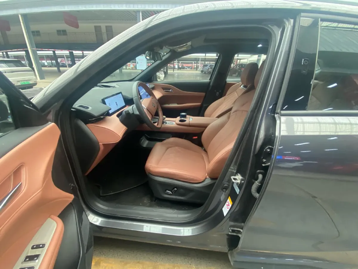 2024 ChangAn UNI-Z 1.5L 98HP L4 E-CVT PHEV 18.4KWH,autocango,china used car exporter,china ev exporter,chinese used car exporter,chinese used ev exporter