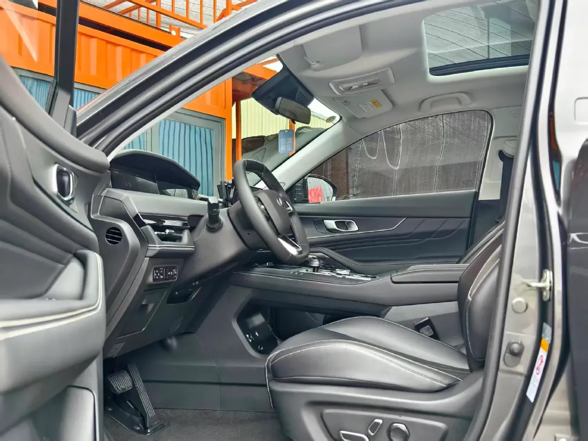 2024 ChangAn UNI-K 2.0T 233HP L4 8AT,autocango,china used car exporter,china ev exporter,chinese used car exporter,chinese used ev exporter